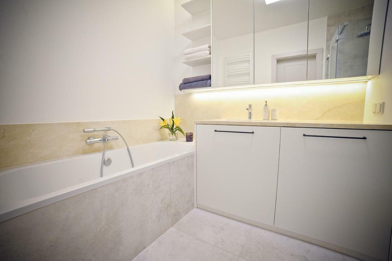 Luna Apartment Deluxe Gdansk Exterior photo